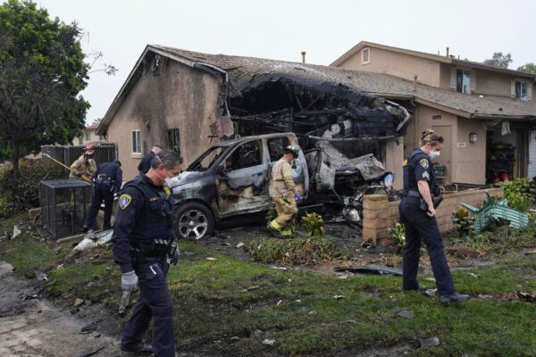 2 dead, 8 injured after plane crashes in San Diego military neighborhood, setting homes on fire: police