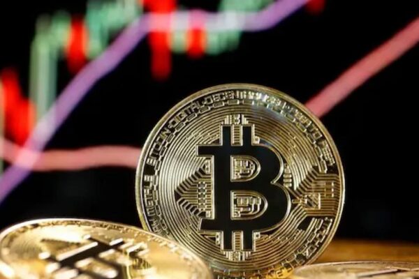 Krypto Reserve: Laut David Sacks könnten nun doch aktive Zukäufe möglich sein – wie hoch könnte dann der Preis des Bitcoin klettern? セイラーが「自己保管」を推奨、トランプの25億ドルBTC投資で注目を集めるミームコイン系BTC Bull Token