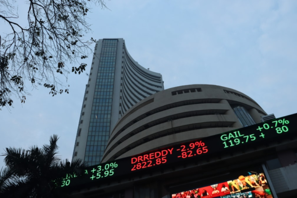 Stock Market Closing: Sensex, Nifty Settle Flat; PSB, Metal Stocks Gain News18