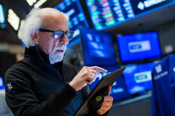 10-year Treasury yield falls after jobless claims increase