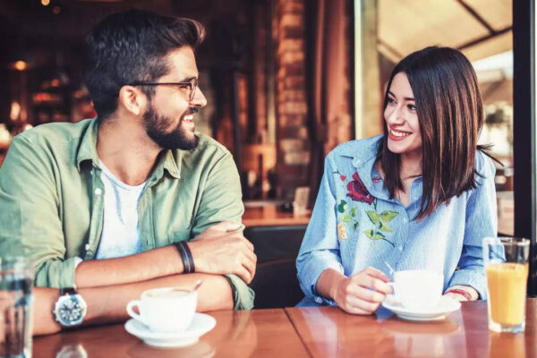 7 subtle red flags that reveal commitment issues early on in a relationship