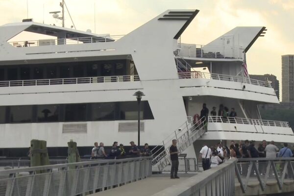 Dozens hurt when yacht strikes dock in Hudson River, FDNY says