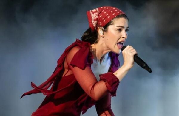 Gracie Abrams surprises crowd with unreleased song at Glastonbury
