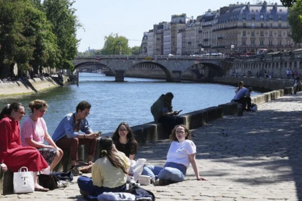 How Paris’s Seine river keeps the Louvre cool in summer – The Times of India