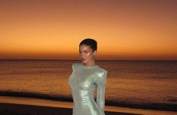 Kylie Jenner sparks buzz with cryptic wall painting amid home renovation