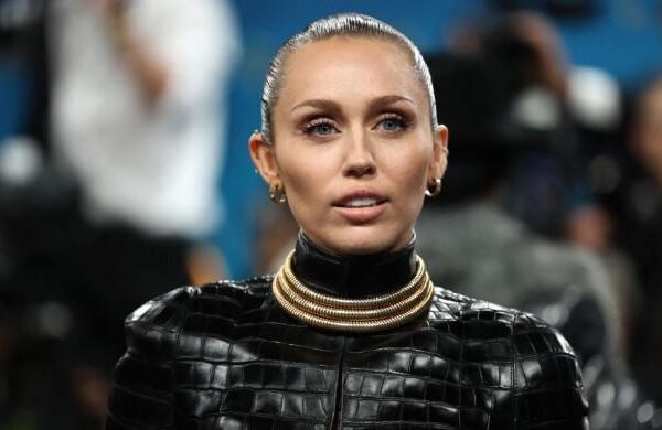 Miley Cyrus already knew about her first 2024 Grammy win