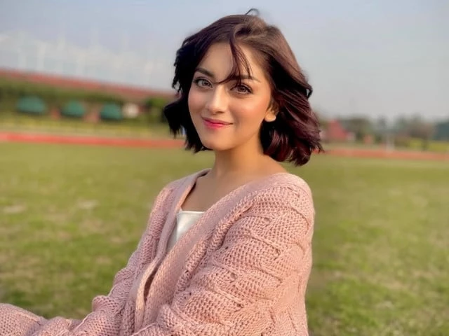 alizeh shah continues to call out mistreatment in the pakistani tv industry