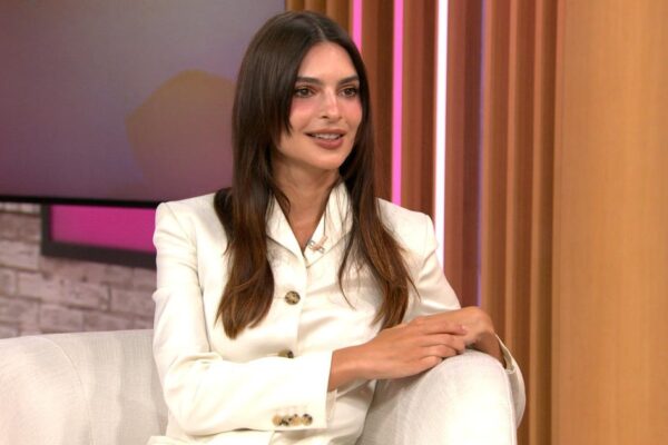 Emily Ratajkowski returns to acting in Netflix’s “Too Much” after career reset