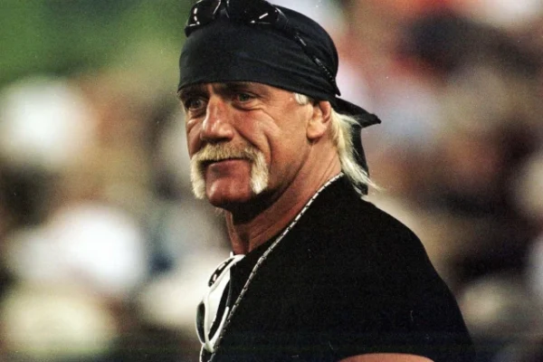 internet erupts with tributes as hulk hogan leaves the ring for good