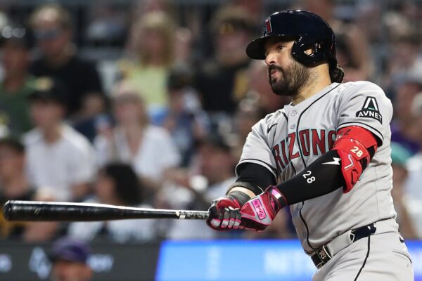 Mariners to acquire slugger Eugenio Suárez from D’Backs: reports