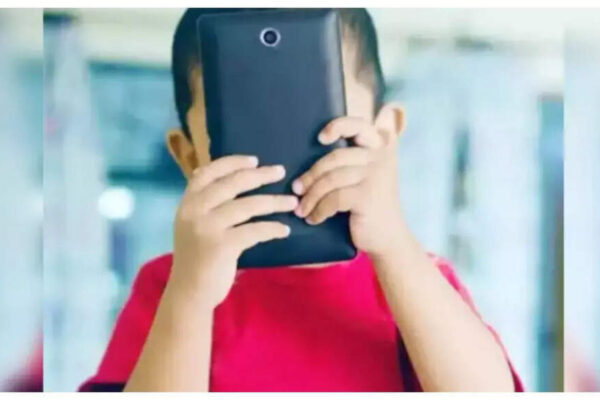 Mental health struggles, aggression and low self-worth – 5 reasons why kids should not have smartphones before 13 | – Times of India