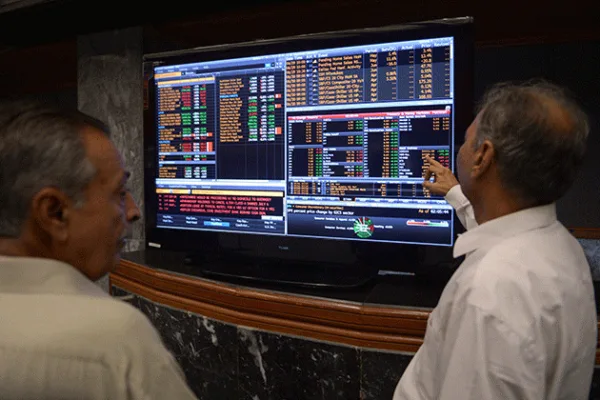 PSX update today: Hits new all-time intra-day high as KSE-100 crosses 140,000 | The Express Tribune photo file