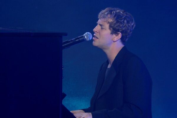 Saturday Sessions: Tom Odell performs