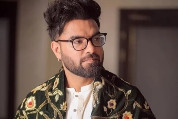 yasir hussain slams discrimination at elite karachi restaurant