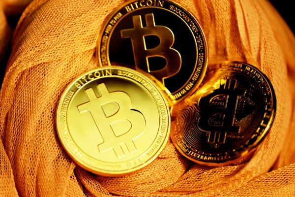 Bitcoin Bull Run At Risk? Binance Whale-To-Exchange Flow Signals Price Correction