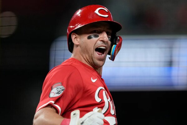 Braves, Reds combine for historic 16-run 8th inning in wild game