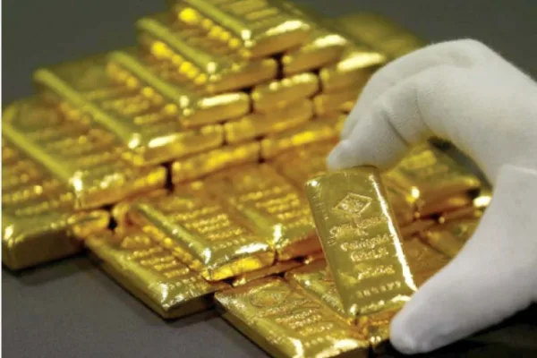Gold soars to Rs359,000 per tola amid international spike | The Express Tribune photo reuters