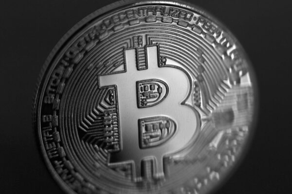 Network Stability Or Miner Pullback? Bitcoin Mining Difficulty Stagnates In 2025