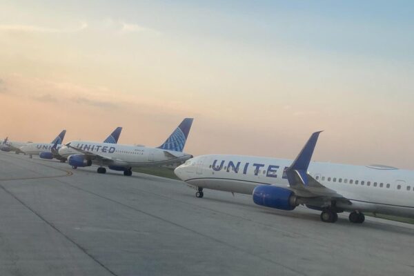 United Airlines ground stop lifted; flight delays persist in multiple cities, including Chicago