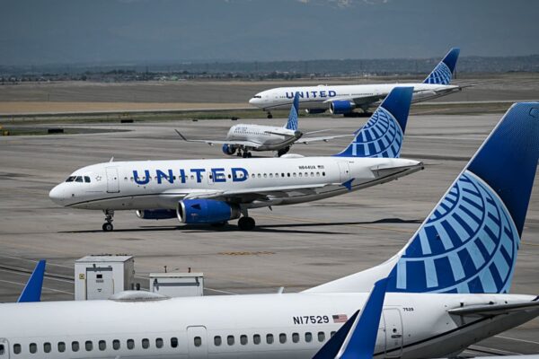 United Airlines grounds flights at U.S. airports over technology glitch