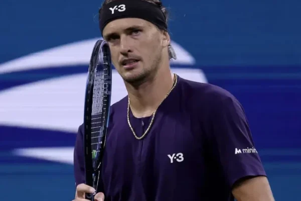 alexander zverev eased past world number 60 jacob fearnley 6 4 6 4 6 4