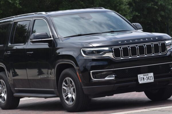 Chrysler recalls almost 164,000 Jeep vehicles over door trim issue