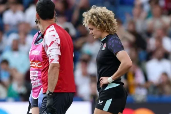 ellie kildunne leaves the field after receiving medical treatment photo reuters
