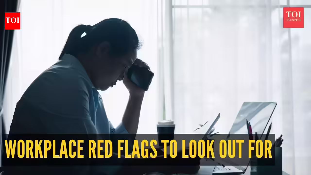 7 workplace red flags that don’t seem like warning signs at first (But shouldn’t be ignored)