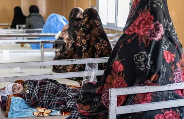 Afghan mothers seek hospital help for malnourished children