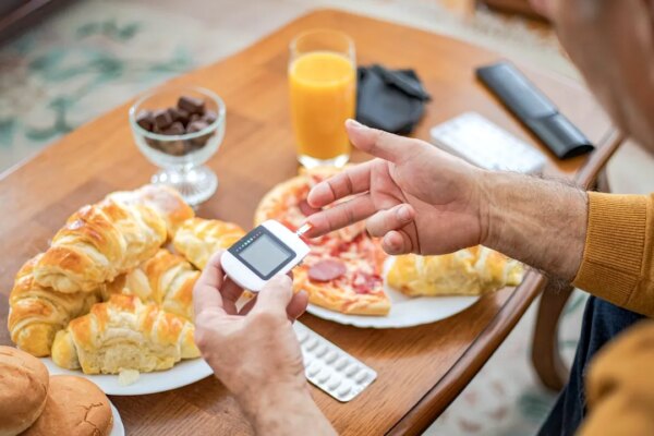 Alzheimer’s risk tied to how the body handles sugar after eating, study finds