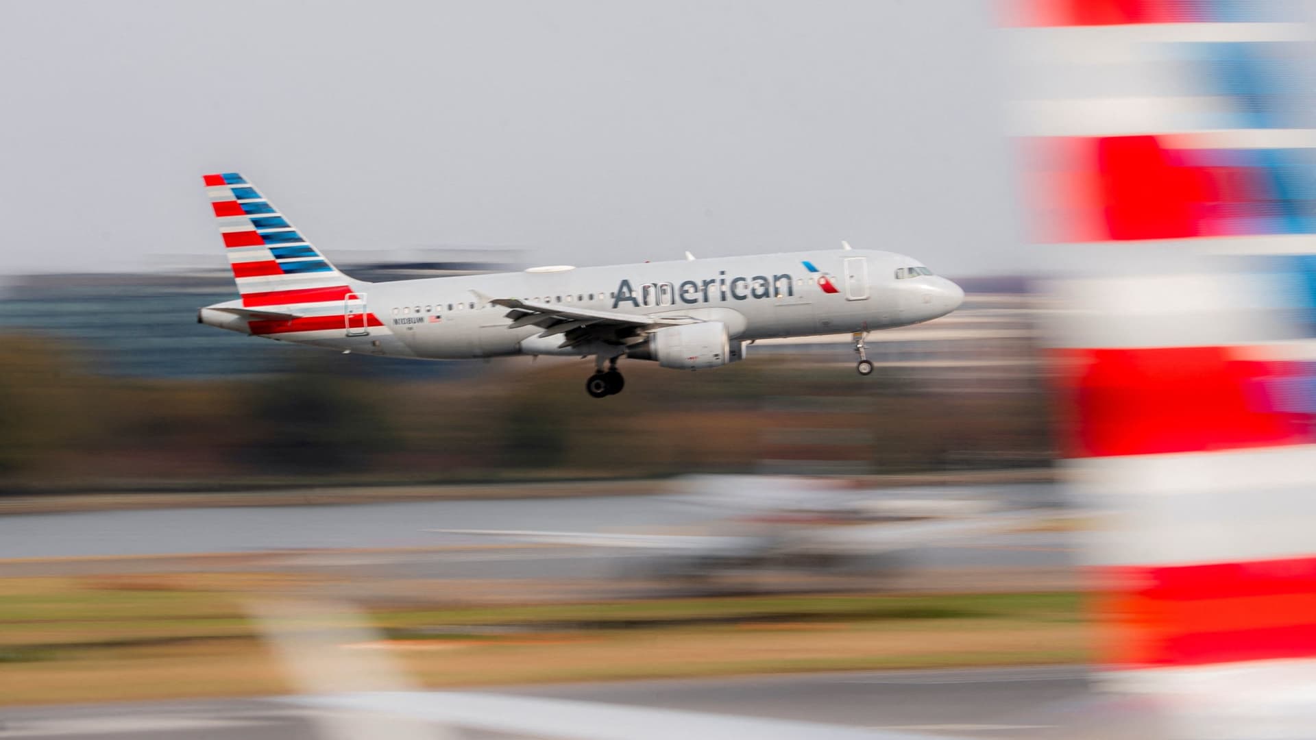 American Airlines projects revenue growth for 2026, misses earnings estimates for fourth quarter