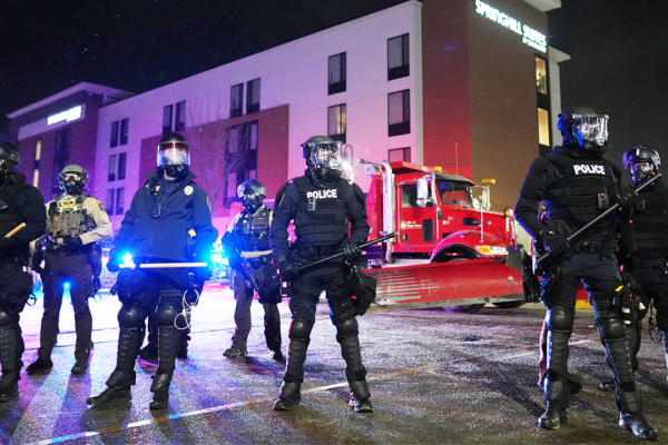 Anti-ICE agitators arrested outside Minnesota hotel as police declare unlawful assembly: 'No longer peaceful'