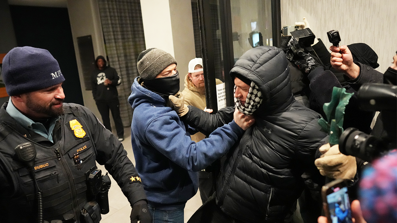 Anti-ICE agitators clash with federal agents at Minneapolis hotel, as agents deploy tear gas, flashbangs