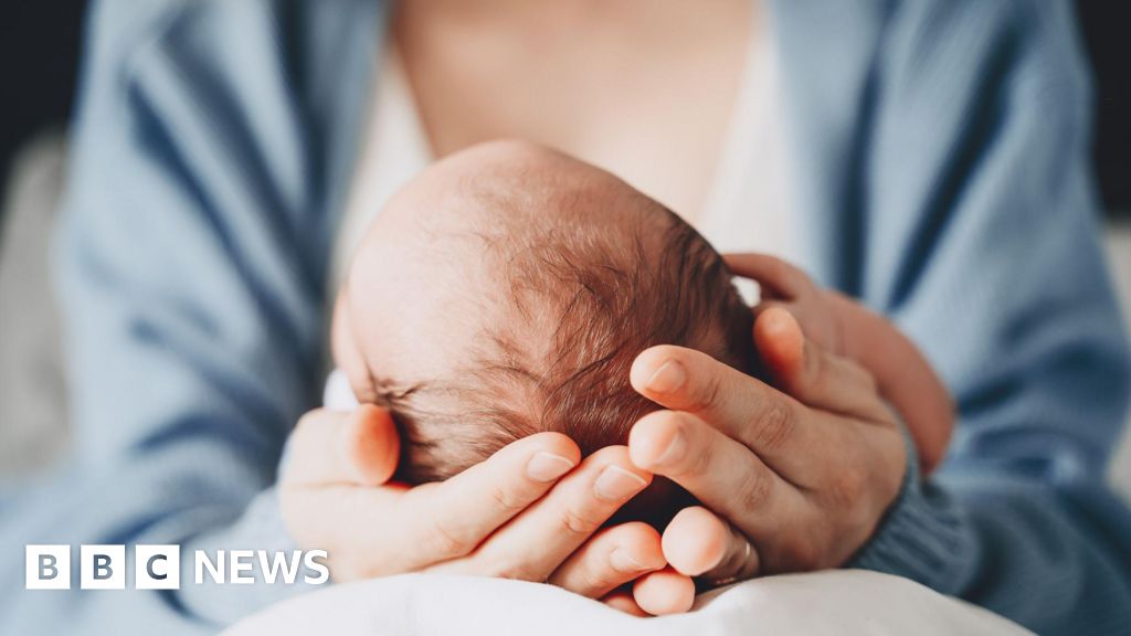 Babies in Midlands and North 'more likely to die around birth'