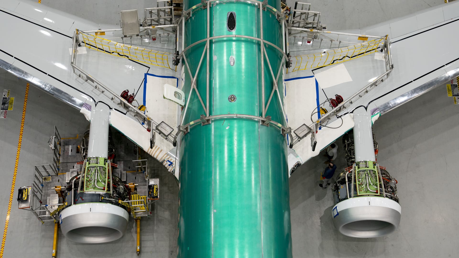 Boeing outsold Airbus last year for first time since 2018, deliveries rise to 600