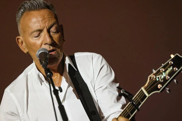 Bruce Springsteen pens new