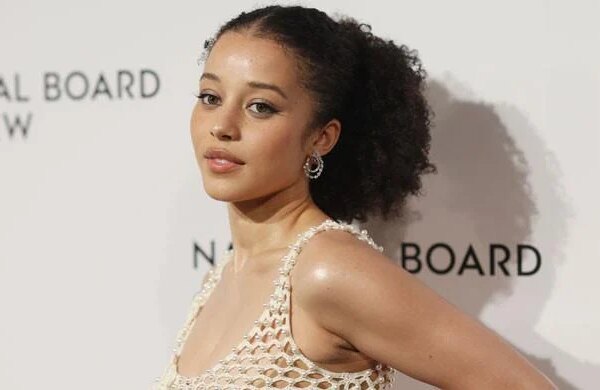 Chase Infiniti exudes star power receiving Breakthrough Performance award