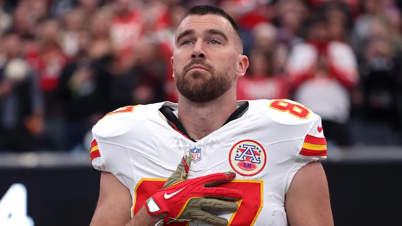 Chiefs chairman Clark Hunt weighs in on Travis Kelce’s future after team's rare playoff miss