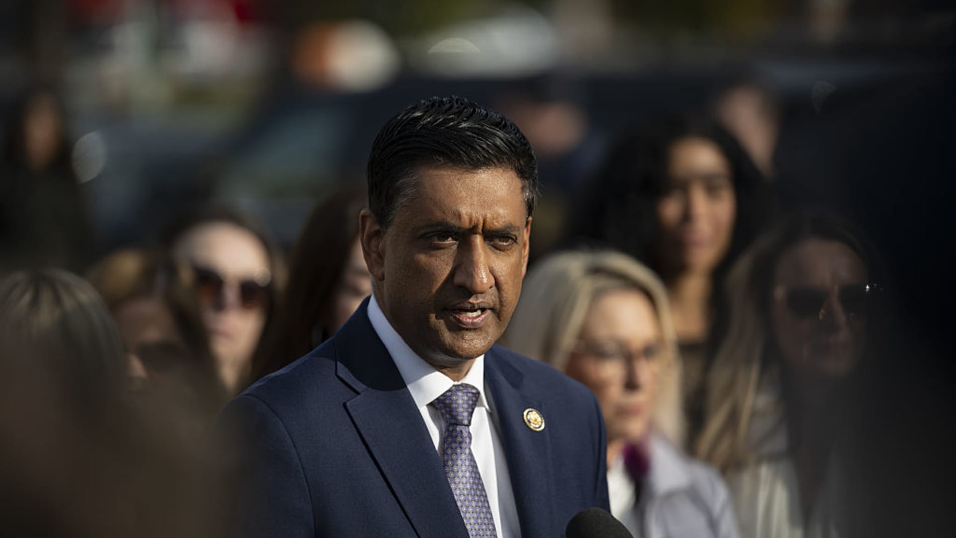Democrat Khanna refloats bill to block investors from buying up homes after Trump proposal