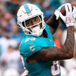 Dolphins' Darren Waller says he was kicked out of exit meeting with coach Mike McDaniel before firing
