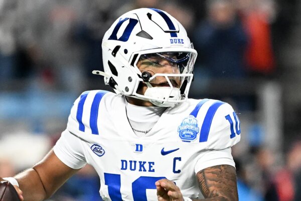 Duke star quarterback reverses decision to stay at school, enters transfer portal hours before deadline