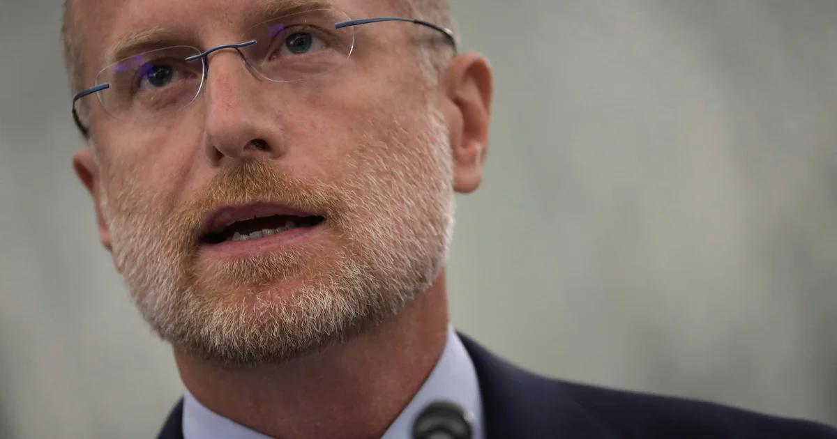 FCC says TV talk shows must offer equal time to political candidates