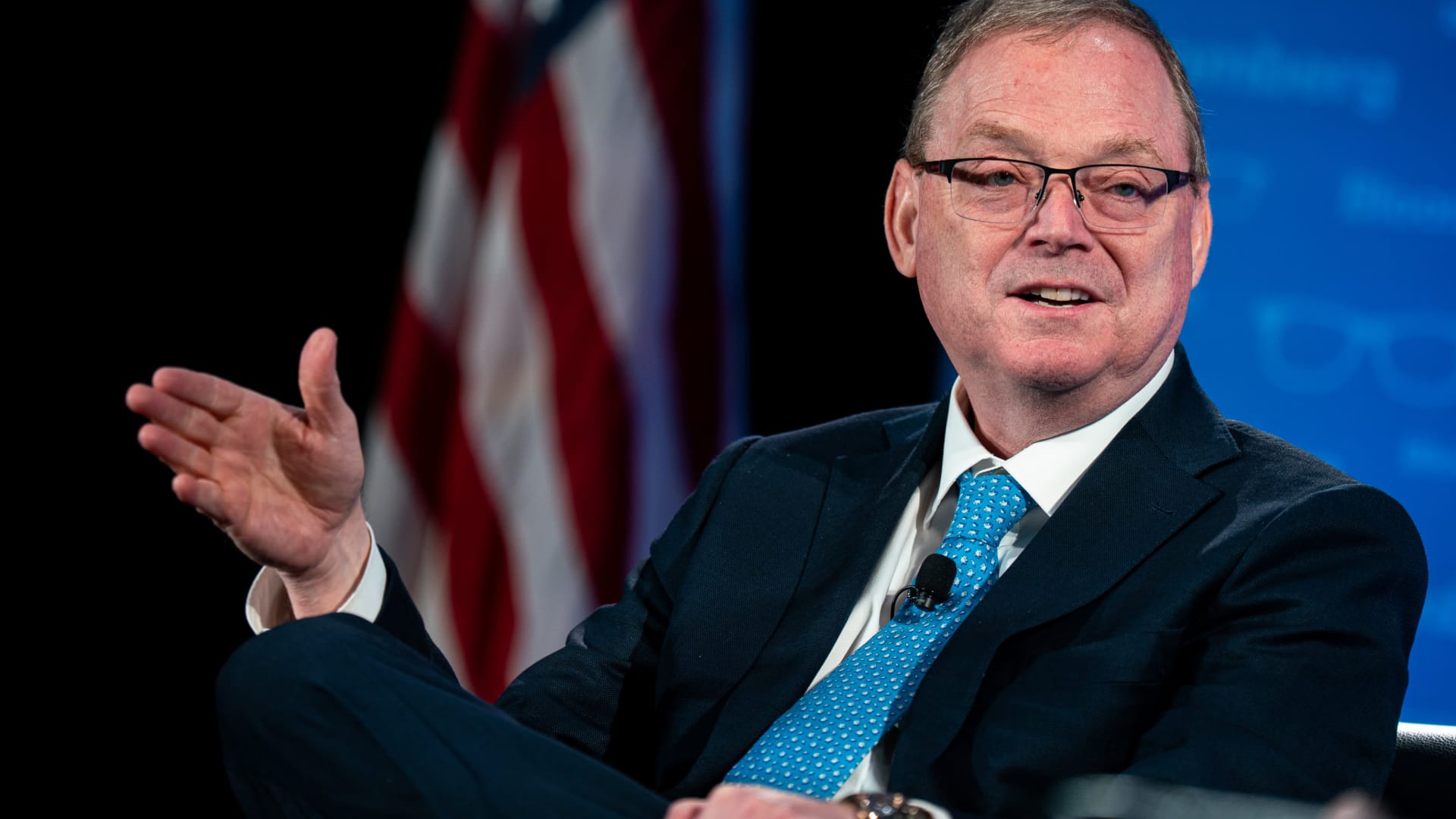 Hassett pivots to possible 'Trump cards' amid credit card interest rate battle with banks