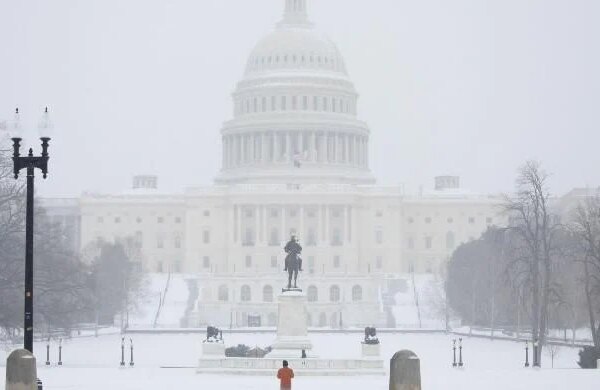 Historic winter storm kills at least 10 across US