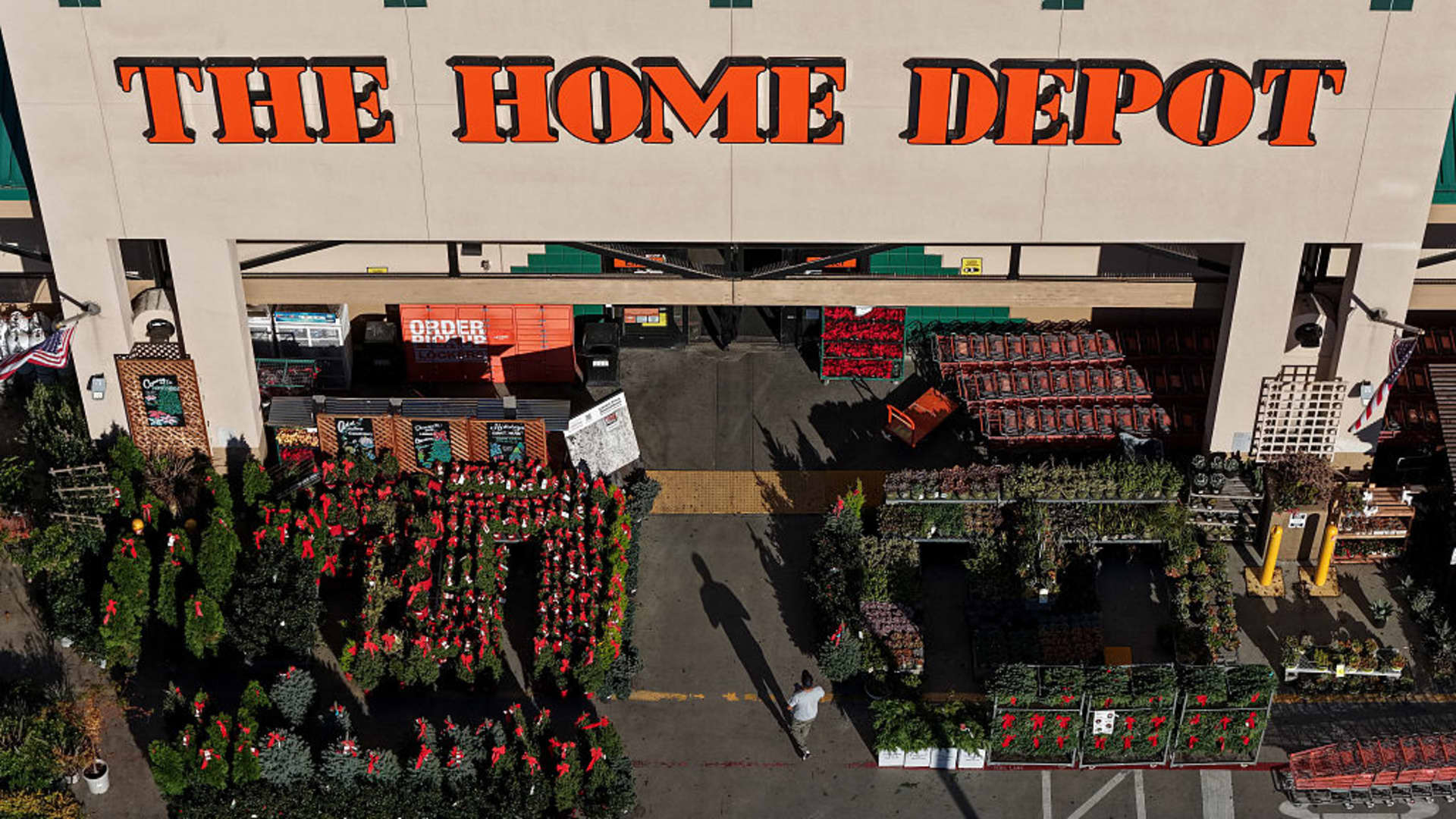 Home Depot lays off 800 workers, says corporate employees will return to office 5 days a week