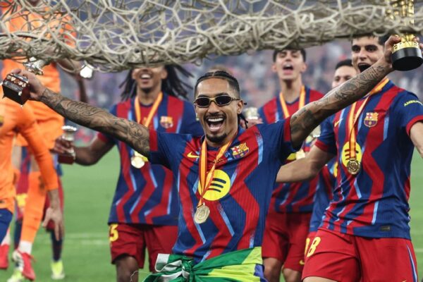 How Barcelona won Supercopa; Man United exit FA Cup; Frank in trouble at Spurs; more