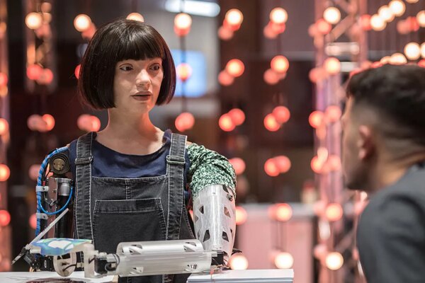 Humanoid robot makes architectural history by designing a building