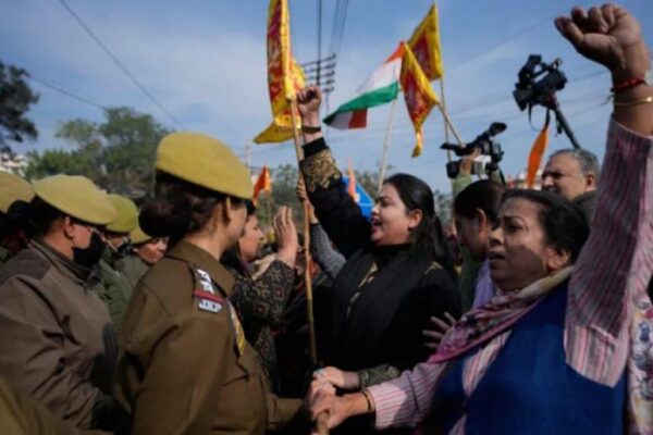 India Shuts Down Medical College in Kashmir Amid Protests Over Muslim Students’ Admissions - SUCH TV
