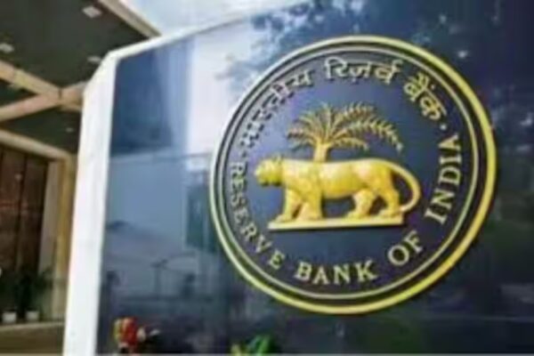 Indias Forex Reserves Add $14.167 Billion To Top $700 Billion