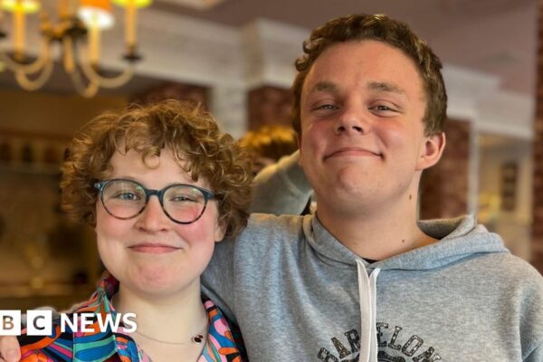 'Just bad luck': The teenage cousins living with inoperable brain tumours